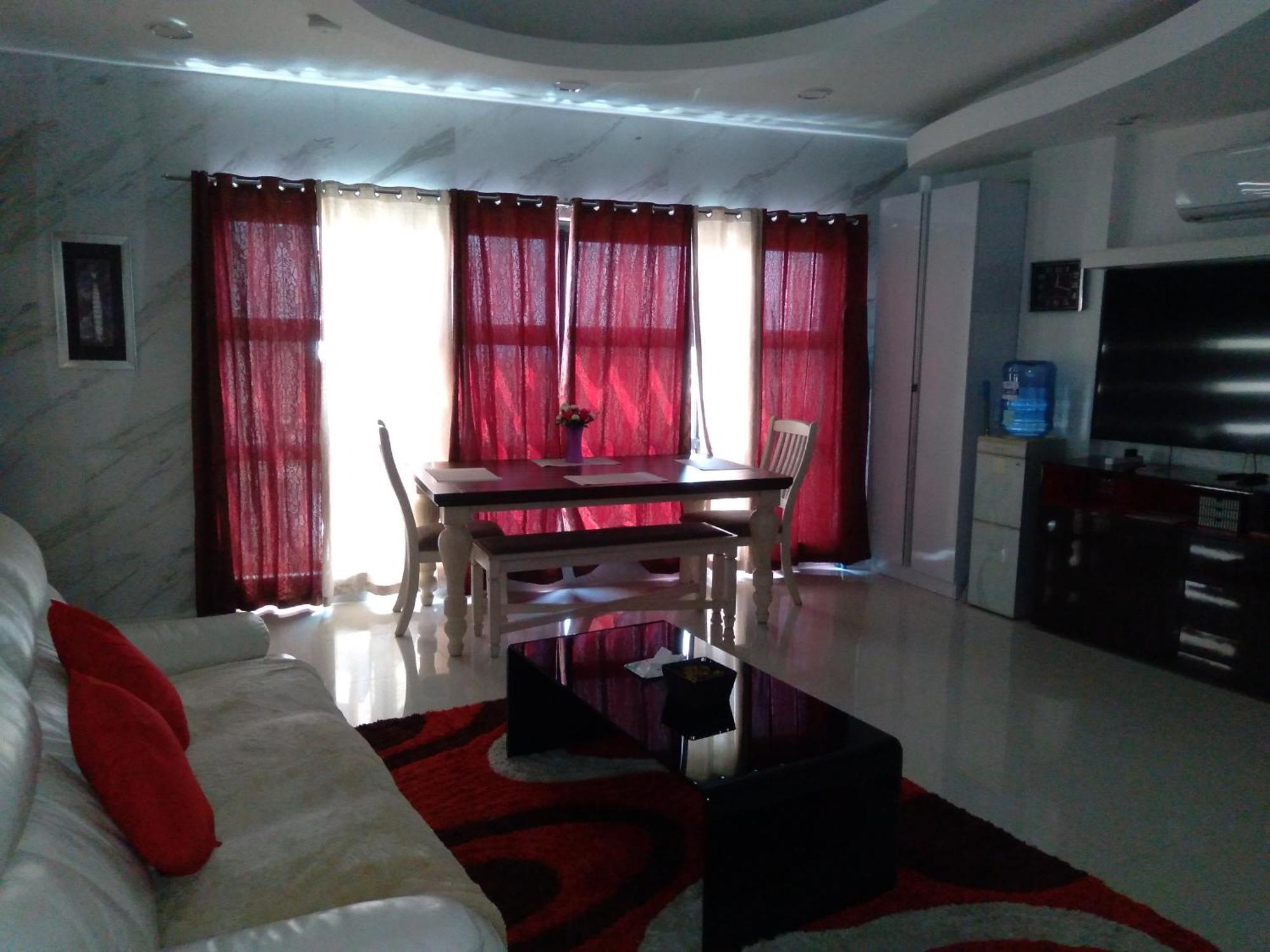 Jack Kandi Grosvenor Square Apartment Angeles